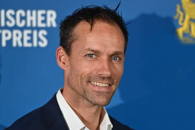 Sven HANNAWALD former ski jumper, single image, cropped single image, portrait, portrait, Bavarian Sports Award 2021 in the BMW World, red carpet, red carpet on 06 11 2021