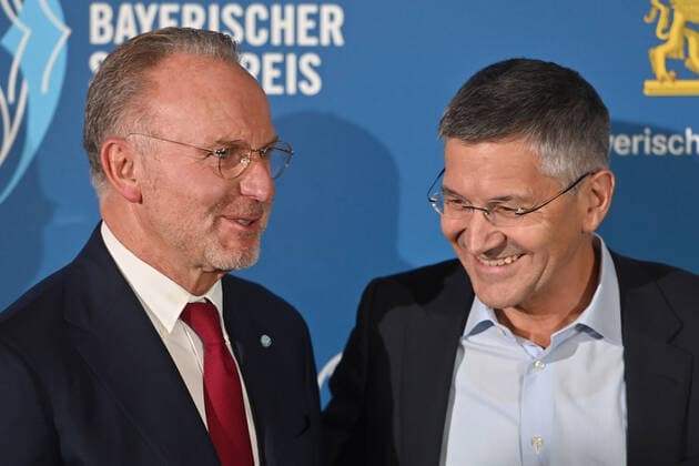 from left Karl Heinz RUMMENIGGE, former Chairman of the Board of Management , Herbert HAINER President Bayern Muenchen Bavarian Sports Award 2021 in the BMW World, Red Carpet on 06 11 2021