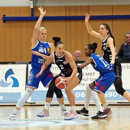 06 11 2021, xovx, Basketball Damen Bundesliga DBBL, BC pharmaserv Marburg Rheinland Lions v l Marie Bertholdt BC pharmaserv Marburg , Taylor Wurtz Purifoy Rheinland Lions , Tonisha Baker BC pharmaserv Marburg , Carlotta Ellenrieder Rheinland Lions Marburg Georg Gaßmann Halle Hessen Germany DE