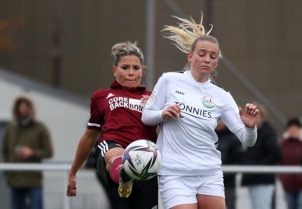 07 11 2021 Football Season 2021 2022 2 Women Football Bundesliga 08 Matchday 1 FC Nürnberg FCN Club FSV Gütersloh 2009 Sportfoto Zink DaMa Jana Rippberger 17, 1 FC Nürnberg FCN Celina Baum 9, FSV Gütersloh