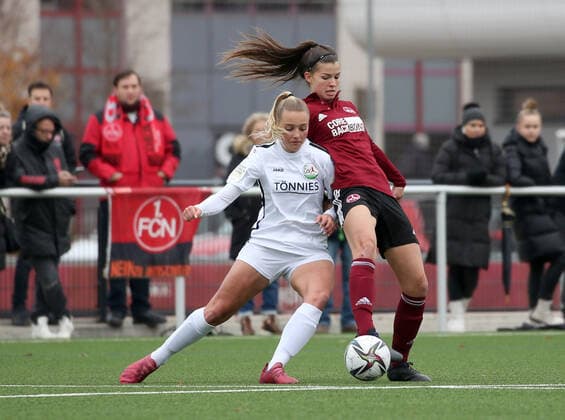 07 11 2021 Football Season 2021 2022 2 Women Football Bundesliga 08 Matchday 1 FC Nürnberg FCN Club FSV Gütersloh 2009 Sportfoto Zink DaMa Celina Baum 9, FSV Gütersloh Nele Bauereisen 23, 1 FC Nürnberg FCN