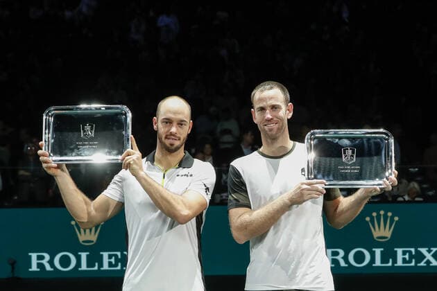 Tim Puetz (GER) et Michael VENUS (NZL) TENNIS : Rolex Paris Masters - Finale double messieurs - 07 11 2021 AurelienMorissard Panoramic 