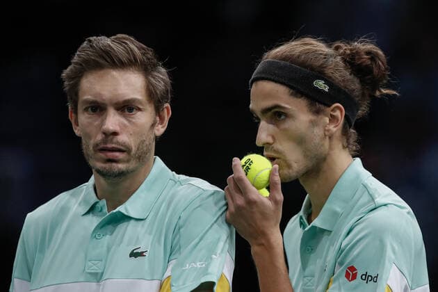 Pierre-Hugues Herbert (FRA) et Nicolas Mahut (FRA) TENNIS : Rolex Paris Masters - Finale double messieurs - 07 11 2021 AurelienMorissard Panoramic 