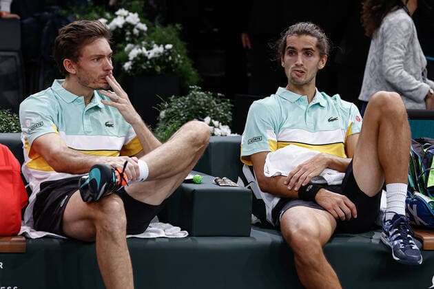 Pierre-Hugues Herbert (FRA) et Nicolas Mahut (FRA) TENNIS : Rolex Paris Masters - Finale double messieurs - 07 11 2021 AurelienMorissard Panoramic 