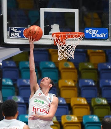 07 11 2021, xhbx, Basketball BBL Bundesliga, Frankfurt Skyliners Brose Bamberg emspor, v l Omar Prewitt Brose Baskets Bamberg DFL DFB REGULATES PROHIBIT ANY USE OF PHOTOGRAPHS as IMAGE SEQUENCES and or QUASI VIDEO Frankfurt am Main
