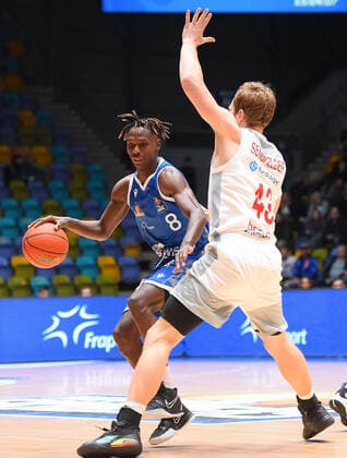 07 11 2021, xhbx, Basketball BBL Bundesliga, Frankfurt Skyliners Brose Bamberg emspor, v l Brancou Badio Fraport Skyliners Frankfurt , Christian Sengfelder Brose Baskets Bamberg DFL DFB REGULATIONS PROHIBIT ANY USE OF PHOTOGRAPHS as IMAGE SEQUENCES and or QUASI VIDEO Frankfurt am Main