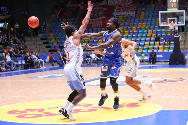 Fraport Skyliners brose Bamberg, easyCredit BBL Will Cherry Fraport Skyliners, 29 fits to a teammates basketball match of the easyCredit BBL between Fraport Skyliners and brose Bamberg on 7 November 2021 at Fraport Arena in Frankfurt am Main , Frankfurt am Main Hesse Germany Fraport Arena