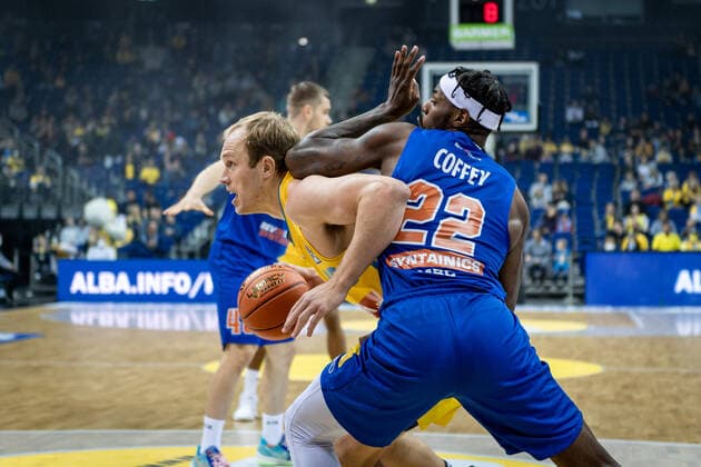 Basketball Berlin 07 11 2021 Season 2021 2022 EasyCredit BBL 1 Bundesliga Alba Berlin Syntainics MBC Weißenfels Luke Sikma Alba Berlin, No 43 Chris Coffey MBC, No 22