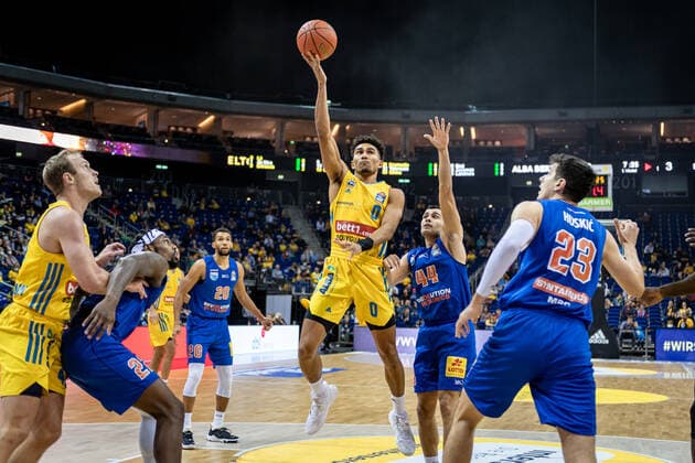 Basketball Berlin 07 11 2021 Season 2021 2022 EasyCredit BBL 1 Bundesliga Alba Berlin Syntainics MBC Weißenfels Oscar Da Silva Alba Berlin, No 01 Nikola Rebic MBC, No 44