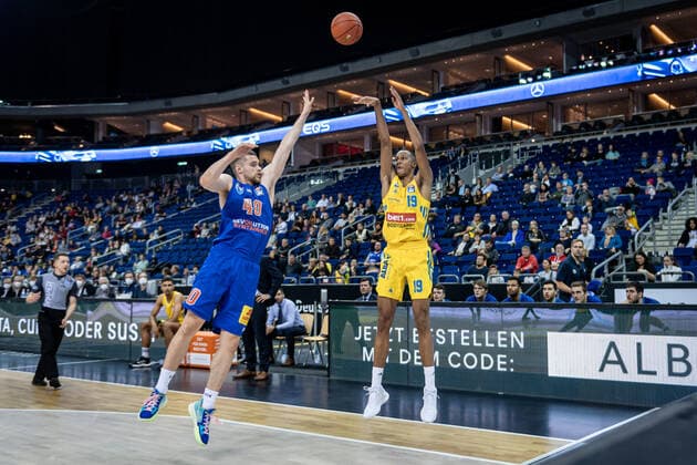 Basketball Berlin 07 11 2021 Season 2021 2022 EasyCredit BBL 1 Bundesliga Alba Berlin Syntainics MBC Weißenfels Louis Olinde Alba Berlin, No 19 Garbacz