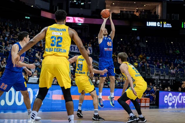 Basketball Berlin 07 11 2021 Season 2021 2022 EasyCredit BBL 1 Bundesliga Alba Berlin Syntainics MBC Weißenfels Jakub Garbacz