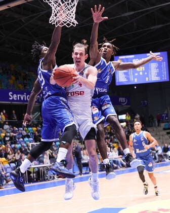 Fraport Skyliners brose Bamberg, easyCredit BBL Fight under the basket between Will Cherry Fraport Skyliners, 29 , Omar Prewitt brose Bamberg, 4 and Brancou Badio Fraport Skyliners, 8 Basketball match of the easyCredit BBL between Fraport Skyliners and brose Bamberg on 7 November 2021 at Fraport Arena in Frankfurt am Main , Frankfurt am Main Hesse Germany Fraport Arena