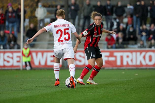 Verena Wieder Bayer04 Leverkusen, 31 and Laura Donhauser 1 FC Koeln, 25 Bayer 04 Leverkusen vs 1 FC Koeln, Football, 2 Women Bundesliga, Matchday 7, Season 2021 2022, 07 11 2021, Bayer 04 Leverkusen vs 1 FC Koeln, Football, 2 Women Bundesliga, Matchday 7, Season 2021 2022, 07 11 2021 Copyright: xEibner-Pressefoto SaraxRoustax EP_SRA