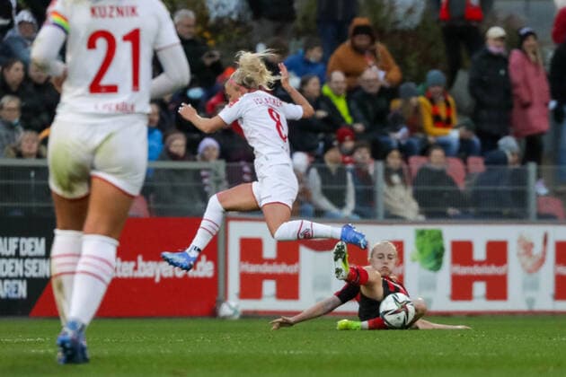 Kristin Koegel Bayer04 Leverkusen, 11 and Laura Vogt 1 FC Koeln, 08 Bayer 04 Leverkusen vs 1 FC Koeln, Football, 2 Women Bundesliga, Matchday 7, Season 2021 2022, 07 11 2021, Bayer 04 Leverkusen vs 1 FC Koeln, Football, 2 Women Bundesliga, Matchday 7, Season 2021 2022, 07 11 2021 Copyright: xEibner-Pressefoto SaraxRoustax EP_SRA