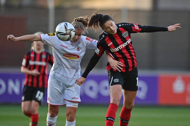 Milena Nikolic B04, 10 wins header duel against Myrthe Moorrees FC Köln, 6 , 07 11 2021, Leverkusen Germany , Football, Flyeralarm Womens Bundesliga, Bayer 04 Leverkusen 1 FC Köln, DFB DFL REGULATES PROHIBIT ANY USE OF PHOTOGRAPHS AS IMAGE SEQUENCES AND OR QUASI VIDEO xmkx