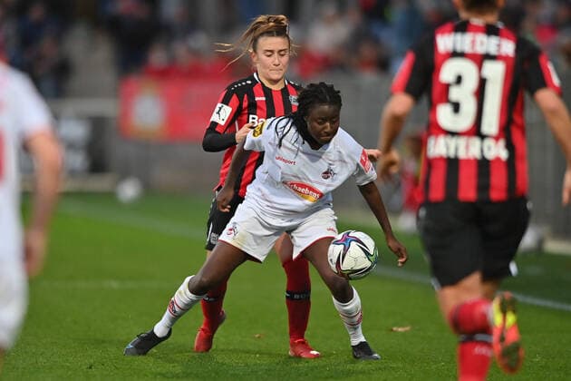 Eunice Beckmann FC Cologne, 11 in duel with Lara Marti B04, 30 , 07 11 2021, Leverkusen Germany , Football, Flyeralarm Womens Bundesliga, Bayer 04 Leverkusen 1 FC Cologne, DFB DFL REGULATES PROHIBIT ANY USE OF PHOTOGRAPHS AS IMAGE SEQUENCES AND OR QUASI VIDEO xmkx