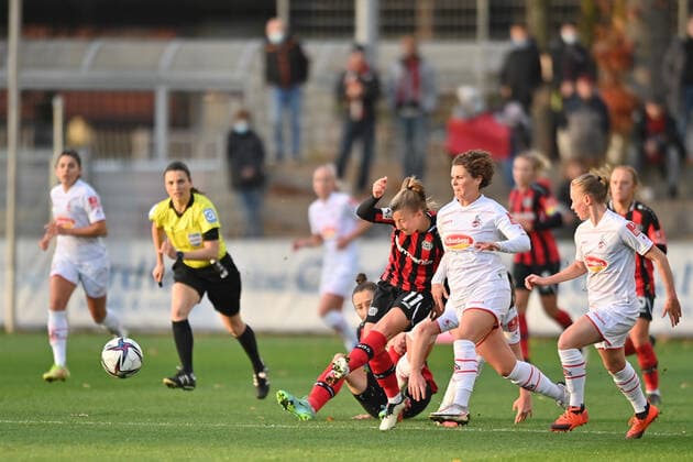 Kristin Kögel B04, 11 plays the ball deep, 07 11 2021, Leverkusen Germany , Football, Flyeralarm Frauen Bundesliga, Bayer 04 Leverkusen 1 FC Köln, DFB DFL REGULATES PROHIBIT ANY USE OF PHOTOGRAPHS AS IMAGE SEQUENCES AND OR QUASI VIDEO xmkx