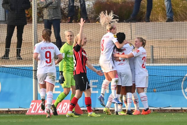 Jubel, Freuen, celebrate, happy, cheer , Goal Celebration 1 FC Köln Frauen 0 1, 07 11 2021, Leverkusen Germany , Fussball, Flyeralarm Frauen Bundesliga, Bayer 04 Leverkusen 1 FC Köln, DFB DFL REGULATIONS PROHIBIT ANY USE OF PHOTOGRAPHS AS IMAGE SEQUENCES AND OR QUASI VIDEO xmkx