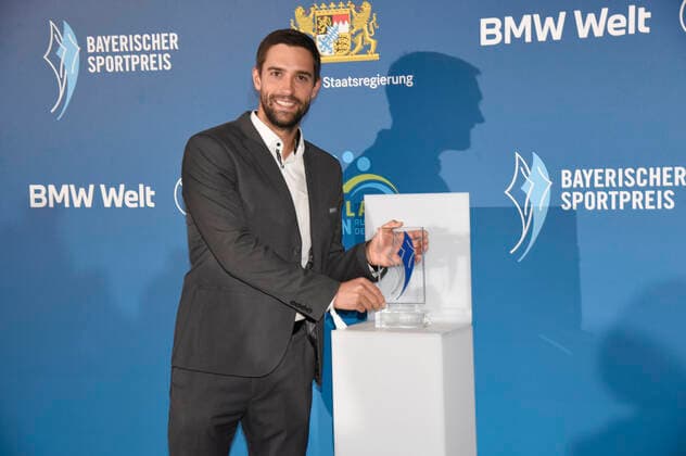 Hannes Aigner at the 20 award ceremony of the Bavarian Sports Award 2021 in the BMW World Munich Munich, 06 11 2021 Foto:xS.xAdamx xFuturexImage