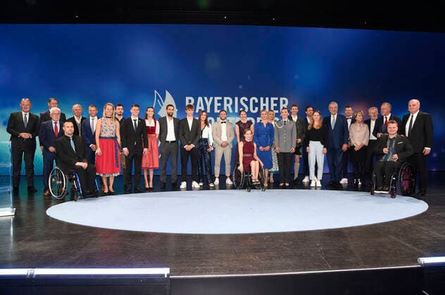 Award winners and laudators at the 20 Bavarian Sports Award 2021 ceremony at BMW Welt Munich Munich, 06 11 2021 Foto:xS.xAdamx xFuturexImage