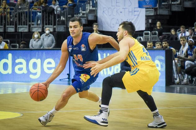07 11 2021, xlakx, Basketball BBL, Alba Berlin SYNTAINICS MBC emspor, v l Nikola Rebic Syntainics MBC No 44 ,Tamir Blatt Alba Berlin No 45 Berlin