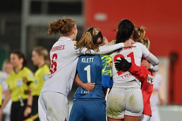 1 FC Köln women celebrate 3 4 win, 07 11 2021, Leverkusen Germany , Football, Flyeralarm Frauen Bundesliga, Bayer 04 Leverkusen 1 FC Köln, DFB DFL REGULATES PROHIBIT ANY USE OF PHOTOGRAPHS AS IMAGE SEQUENCES AND OR QUASI VIDEO xmkx