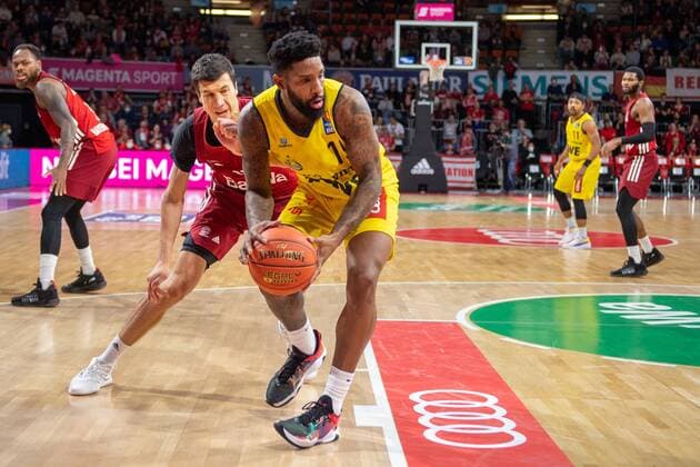 Vladimir Lucic 11 FC Bayern , Cameron Clark 15 EWE Baskets Oldenburg , FC Bayern Basketball vs EWE Baskets Oldenburg, easyCredit BBL, 07 11 2021 Muenchen Bayern Germany Copyright: xkolbert-press UlrichxGamelx
