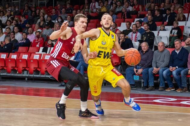 Andreas Obst 13 FC Bayern , Max Heidegger 3 EWE Baskets Oldenburg , FC Bayern Basketball vs EWE Baskets Oldenburg, easyCredit BBL, 07 11 2021 Muenchen Bayern Germany Copyright: xkolbert-press UlrichxGamelx