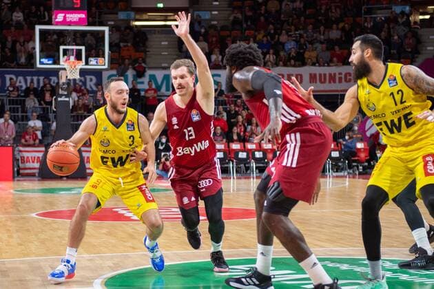 Max Heidegger 3 EWE Baskets Oldenburg , Andreas Obst 13 FC Bayern , FC Bayern Basketball vs EWE Baskets Oldenburg, easyCredit BBL, 07 11 2021 Muenchen Bayern Germany Copyright: xkolbert-press UlrichxGamelx