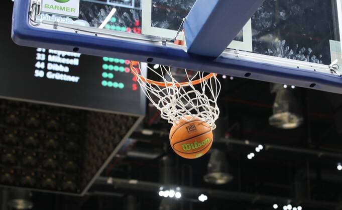 07 11 2021 Basketball Season 2021 2022 2 Bundesliga Pro A 07 Matchday Nürnberg Falcons Basketball Club NBC Tigers Tübingen DaMa Symbol Picture Symbol Photo Feature Impression Ball Basketball in Basket
