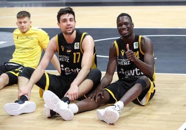 07 11 2021 Basketball Season 2021 2022 2 Bundesliga Pro A 07 Matchday Nuremberg Falcons Basketball Club NBC Tigers Tuebingen DaMa Mateo Seric 17, Tigers Tuebingen, Tigers Tuebingen Bakary Dibba 44, Tigers Tuebingen, Tigers Tuebingen rejoice after the game ended.