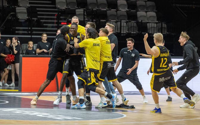 Bakary Dibba Tigers Tuebingen, 44 ¨¨ Nuernberg Falcons BC vs Tigers Tuebingen, 2 Basketball, Bundesliga, Pro A, Barmer 2 Basketball, Matchday 27, Season 2021 2022, 07 11 2021, ¨¨ Nuernberg Falcons BC Tigers Tuebingen, Basketball, 2 Bundesliga, Barmer 2 Basketball, Matchday 27, Season 2021 2022, 07 11 2021 Nuernberg. Copyright: xDennisxDuddek xEibnerxPressefotox EP_DDK