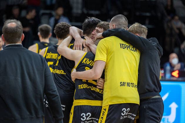 , ¨¨ Nuernberg Falcons BC vs Tigers Tuebingen, 2 Basketball, Bundesliga, Pro A, Barmer 2 Basketball, Matchday 27, Season 2021 2022, 07 11 2021, ¨¨ Nuernberg Falcons BC Tigers Tuebingen, Basketball, 2 Bundesliga, Barmer 2 Basketball, Matchday 27, Season 2021 2022, 07 11 2021 Nuernberg. Copyright: xDennisxDuddek xEibnerxPressefotox EP_DDK