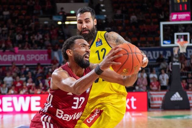Darrun Hilliard 32 FC Bayern , Martin Breunig 12 EWE Baskets Oldenburg , FC Bayern Basketball vs EWE Baskets Oldenburg, easyCredit BBL, 07 11 2021 Muenchen Bayern Germany Copyright: xkolbert-press UlrichxGamelx