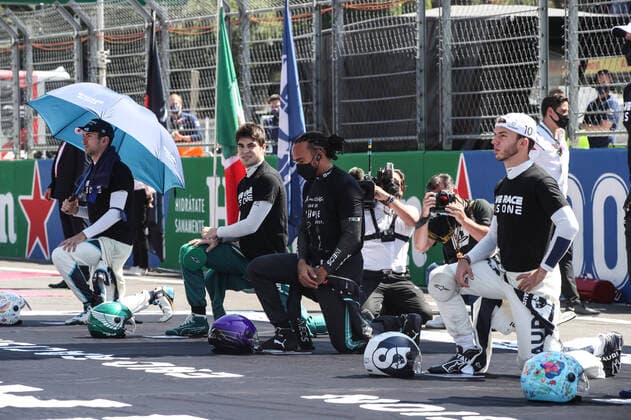 GASLY Pierre (fra), Scuderia AlphaTauri Honda AT02, portrait HAMILTON Lewis (gbr), Mercedes AMG F1 GP W12 E Performance, portrait before the race during the Formula 1 Gran Premio De La Ciudad De Mexico 2021, Mexico City Grand Prix, 18th round of the 2021 FIA Formula One World Championship, WM, Weltmeisterschaft from November 5 to 7, 2021 on the Autodromo Hermanos Rodriguez, in Mexico City, Mexico - F1 - MEXICO CITY GRAND PRIX 2021 - RACE DPPI Panoramic FG0D1221