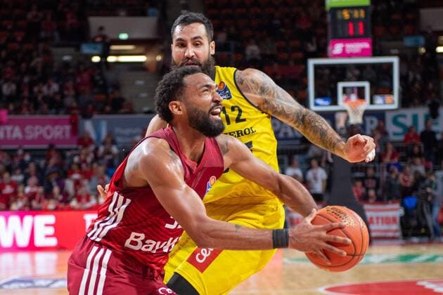 Darrun Hilliard 32 FC Bayern , Martin Breunig 12 EWE Baskets Oldenburg , FC Bayern Basketball vs EWE Baskets Oldenburg, easyCredit BBL, 07 11 2021 Muenchen Bayern Germany Copyright: xkolbert-press UlrichxGamelx