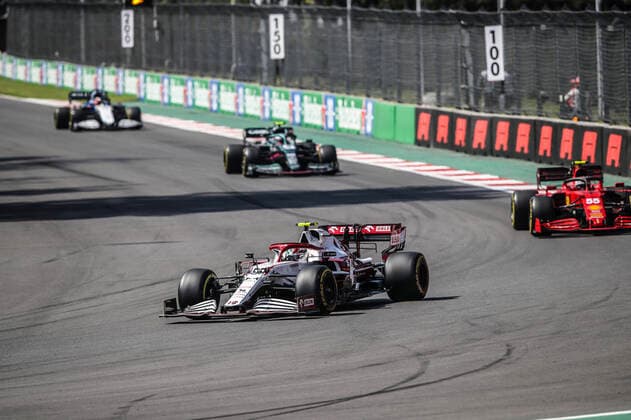 99 GIOVINAZZI Antonio (ita), Alfa Romeo Racing ORLEN C41, action during the Formula 1 Gran Premio De La Ciudad De Mexico 2021, Mexico City Grand Prix, 18th round of the 2021 FIA Formula One World Championship, WM, Weltmeisterschaft from November 5 to 7, 2021 on the Autodromo Hermanos Rodriguez, in Mexico City, Mexico - F1 - MEXICO CITY GRAND PRIX 2021 - RACE DPPI Panoramic  FGO01333