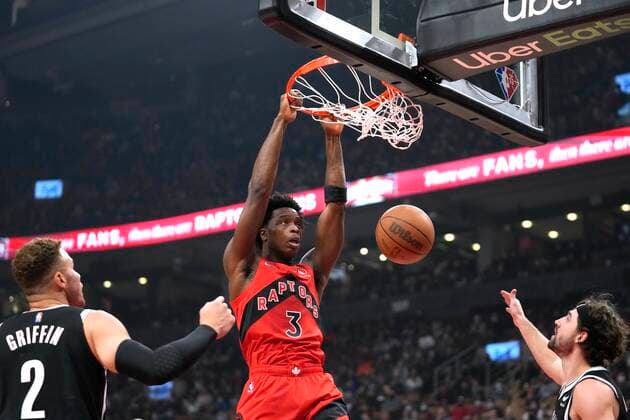 November 7, 2021, Toronto, ON, Canada: Toronto Raptors forward OG Anunoby (3) dunks the ball as Brooklyn Nets forward Joe Harris (12) and forward Blake Griffin (2) look on during first half NBA, Basketball Herren, USA basketball action in Toronto on Sunday, Nov. 7, 2021. Canada News - November 7, 2021  - ZUMAc35_ 20211107_zaf_c35_001 Copyright: xFrankxGunnx