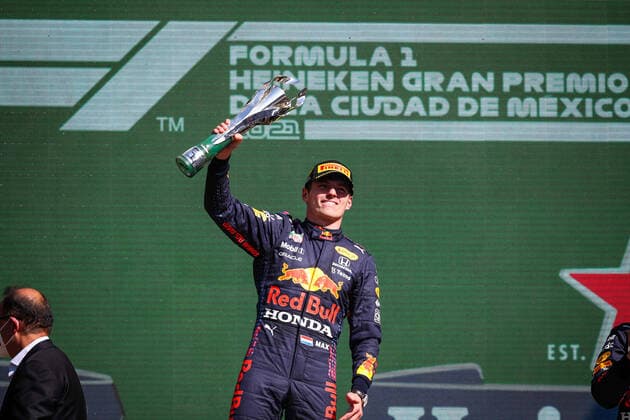 VERSTAPPEN Max (ned), Red Bull Racing Honda RB16B, portrait celebrating victory on the podium during the Formula 1 Gran Premio De La Ciudad De Mexico 2021, Mexico City Grand Prix, 18th round of the 2021 FIA Formula One World Championship, WM, Weltmeisterschaft from November 5 to 7, 2021 on the Autodromo Hermanos Rodriguez, in Mexico City, Mexico - F1 - MEXICO CITY GRAND PRIX 2021 - RACE DPPI Panoramic  20211107_GOODEN_FGO01726