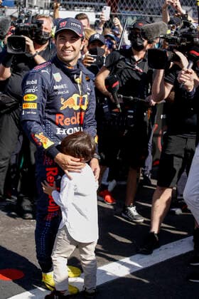 11 Sergio Perez MEX, Red Bull Racing with his son, F1 Grand Prix of Mexico at Autodromo Hermanos Rodriguez on November 7, 2021 in Mexico City, Mexico Photo by HOCH ZWEI Mexico City Mexico