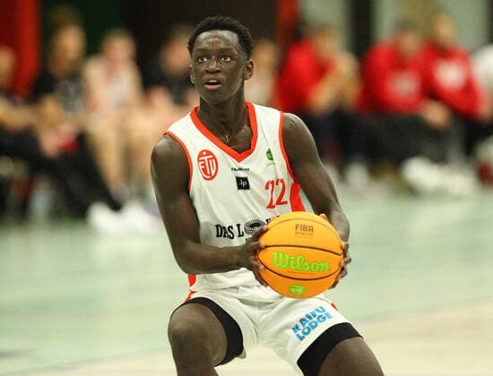 Basketball, season 2021 2022, ProB BARMER 2 Basketball Bundesliga, main round, seventh matchday, ETV Hamburg SBB Baskets Wolmirstedt 79 115 Ibrahim Jabby ETV Wandsbek Hamburg