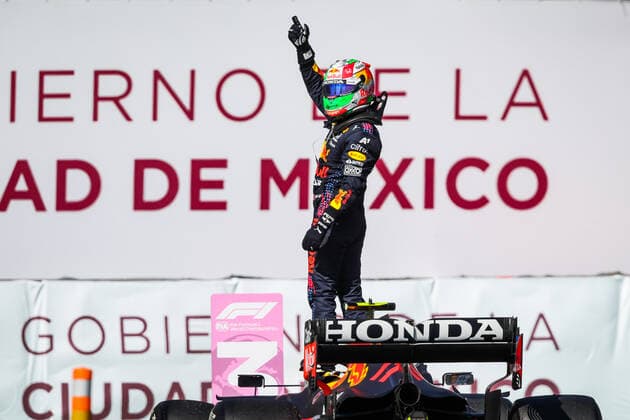 PEREZ Sergio (mex), Red Bull Racing Honda RB16B, portrait celebration during the Formula 1 Gran Premio De La Ciudad De Mexico 2021, Mexico City Grand Prix, 18th round of the 2021 FIA Formula One World Championship, WM, Weltmeisterschaft from November 5 to 7, 2021 on the Autodromo Hermanos Rodriguez, in Mexico City, Mexico - F1 - MEXICO CITY GRAND PRIX 2021 - RACE DPPI Panoramic  20211107_GOODEN_FGO01656