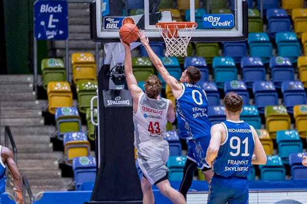 easyCredit BBL, Fraport Skyliners vs Brose Bamberg, Frankfurt, Fraport Arena, 7 11 2021 Christian Sengfelder Brose Bamberg 43 Lukas Wank Fraport Skyliners 0 , Fraport Skyliners vs Brose Bamberg, Frankfurt, Fraport Arena, 7 11 2021 Copyright: xBEAUTIFULxSPORTS Gawlikx
