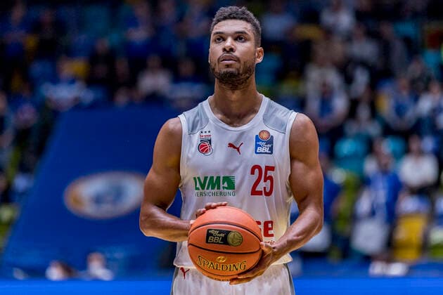 easyCredit BBL, Fraport Skyliners vs Brose Bamberg, Frankfurt, Fraport Arena, 7 11 2021 Kenneth Ogbe Brose Bamberg 25 , Fraport Skyliners vs Brose Bamberg, Frankfurt, Fraport Arena, 7 11 2021 Copyright: xBEAUTIFULxSPORTS Gawlikx