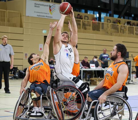 Wheelchair Basketball RBBL Rhine River Rhinos ING Skywheelers 23 10 21, Nico Dreimüller SKY , Matthias Güntner Rhinos , Christoph Spitz SKY ,