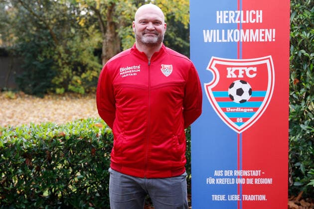 Krefeld, Germany 08 November 2021 Regionalliga West 2021 2022 KFC Uerdingen Introduction Coach 08 11 21 Coach Alexander Voigt KFC Uerdingen Mercue Parkhotel Krefelder Hof North Rhine Westphalia. Copyright: xFotostandx xvanxderxVeldenx