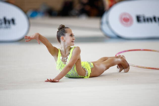 1 competition day of the German Gymnastics League RSG South 06 11 2021 Emily Dik TSV Schmiden 1902 e V during her exercise with hoops 1 competition day of the German Gymnastics League RSG South on 06 11 2021 in the Wolfgang Steubing Halle in Frankfurt am Main Copyright: xBEAUTIFULxSPORTS U.xFassbenderx