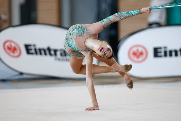 1 competition day of the German Gymnastics League RSG South 06 11 2021 Niki Gotscheva TSV Schmiden 1902 e V during her exercise with hoops 1 competition day of the German Gymnastics League RSG South on 06 11 2021 in the Wolfgang Steubing Hall in Frankfurt am Main Copyright: xBEAUTIFULxSPORTS U.xFassbenderx