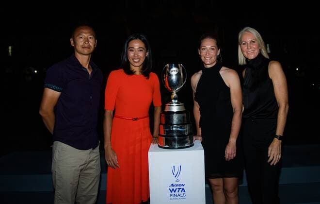 Mandatory Credit: Photo by Rob Prange Shutterstock (12594745bx) Shuai Zhang of China & Samantha Stosur of Australia during the iconic photo shoot ahead of ceremony of the 2021 Akron WTA, Tennis Damen Finals Guadalajara WTA tennis tournament 2021 Akron WTA Finals Guadalajara Monday Draw - 08 Nov 2021 2021 Akron WTA Finals Guadalajara Monday Draw - 08 Nov 2021  Copyright: xRobxPrange Shutterstockx 12594745bx