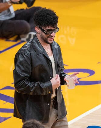 November 8, 2021, Los Angeles, California, USA: Rapper Bad Bunny attends the regular season NBA, Basketball Herren, USA game between the Los Angeles Lakers and the Charlotte Hornets on Monday November 8, 2021 at the Staples Center in Los Angeles, California. Lakers defeat Hornets, 126-123. PI Los Angeles USA - ZUMAp124 20211108_zaa_p124_062 Copyright: xJAVIERxROJASx